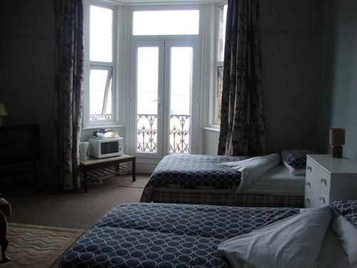 Alpine Guest House Middlesbrough Bagian luar foto